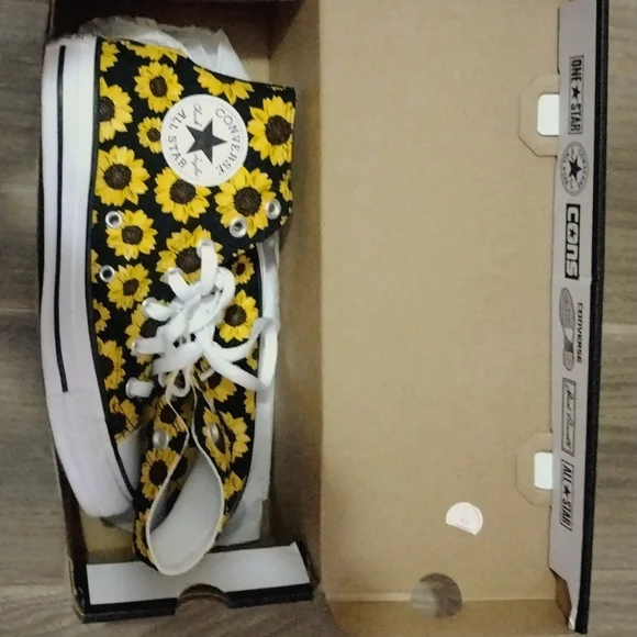 Converse | Shoes | Converse Chuck Taylor All Star Hi